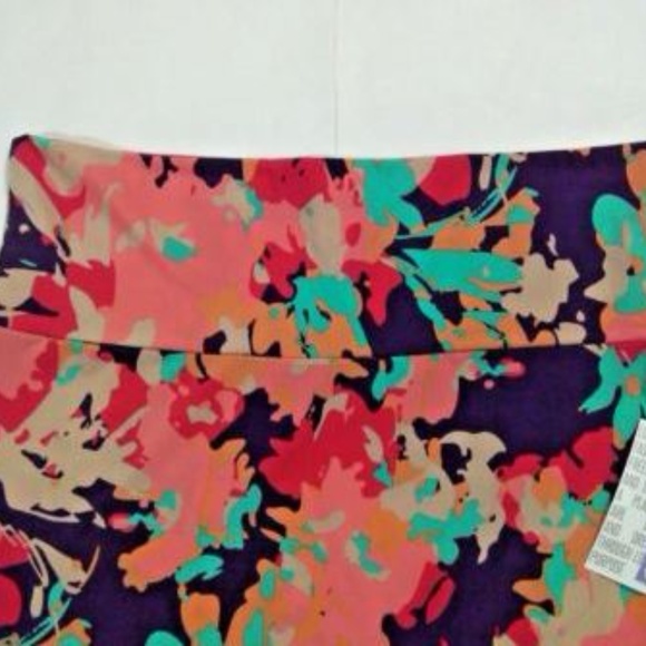Lularoe LLR Size Large Azure  Skirt Floral - Picture 3 of 8